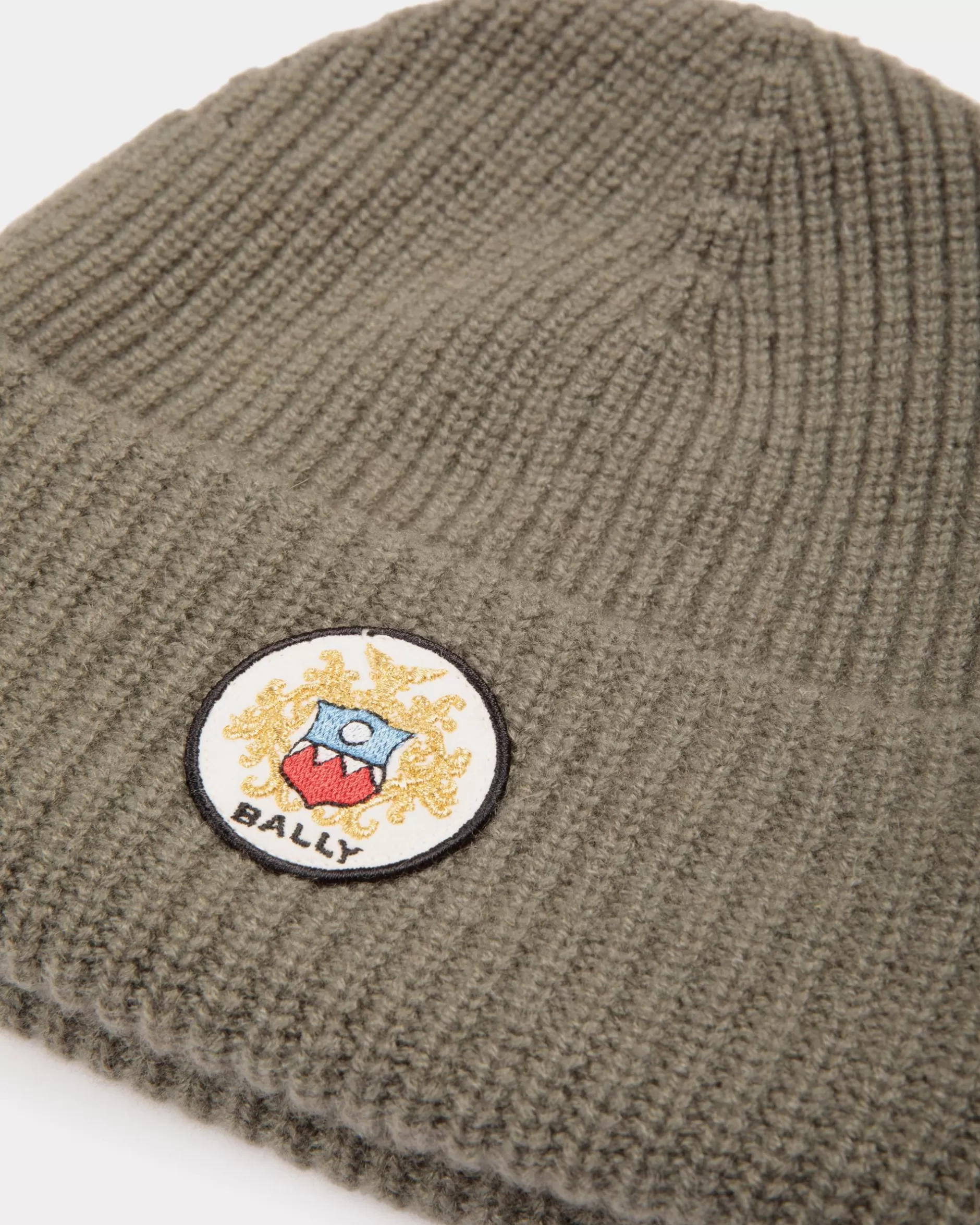 Bally Beanie Aus Kaschmir In Military Green Mit Crest Logo Grün Sale
