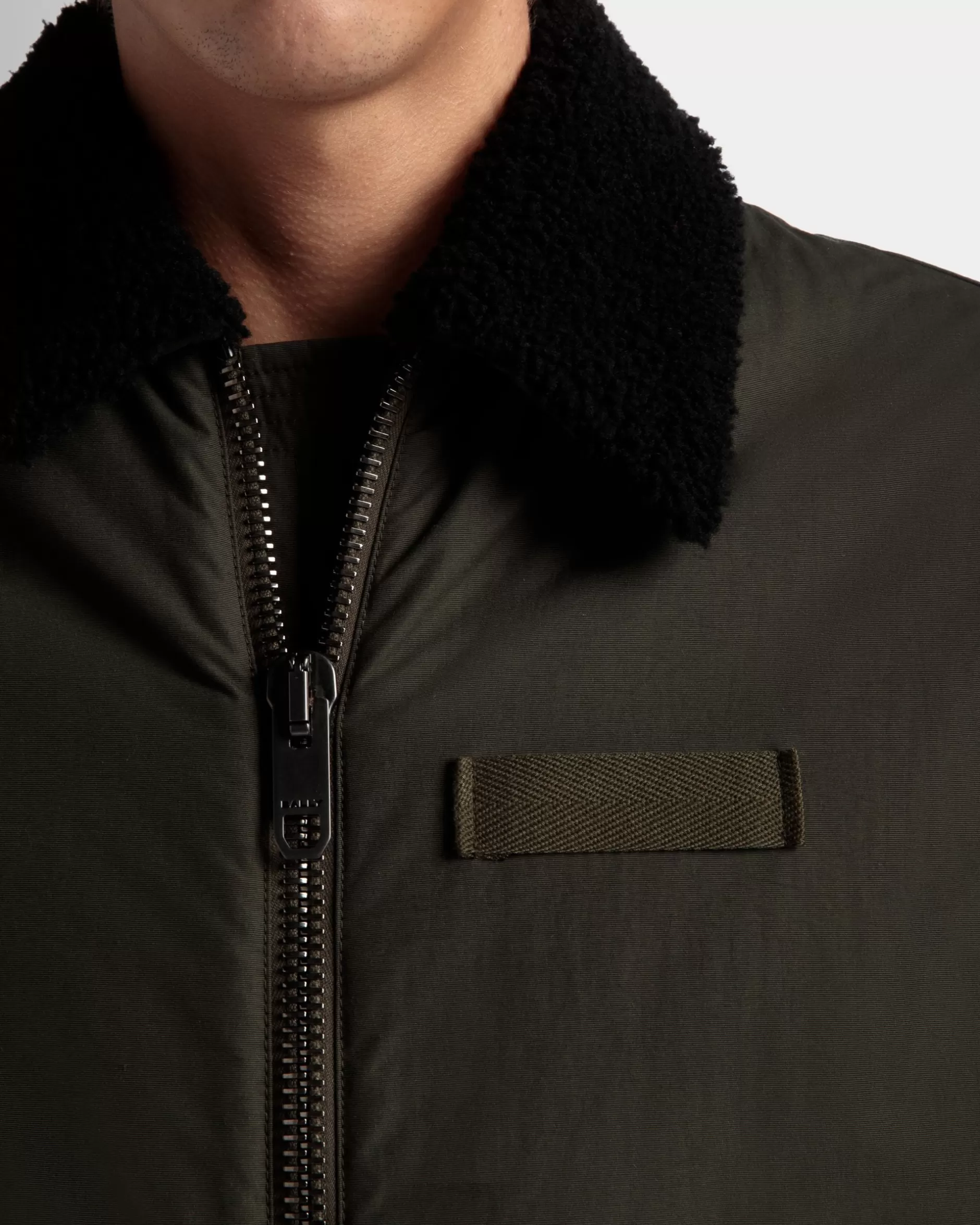 Bally Bomberjacke Aus Nylon In Olive Green Aus Der Adrien Brody Travel-Kollektion Grün Store