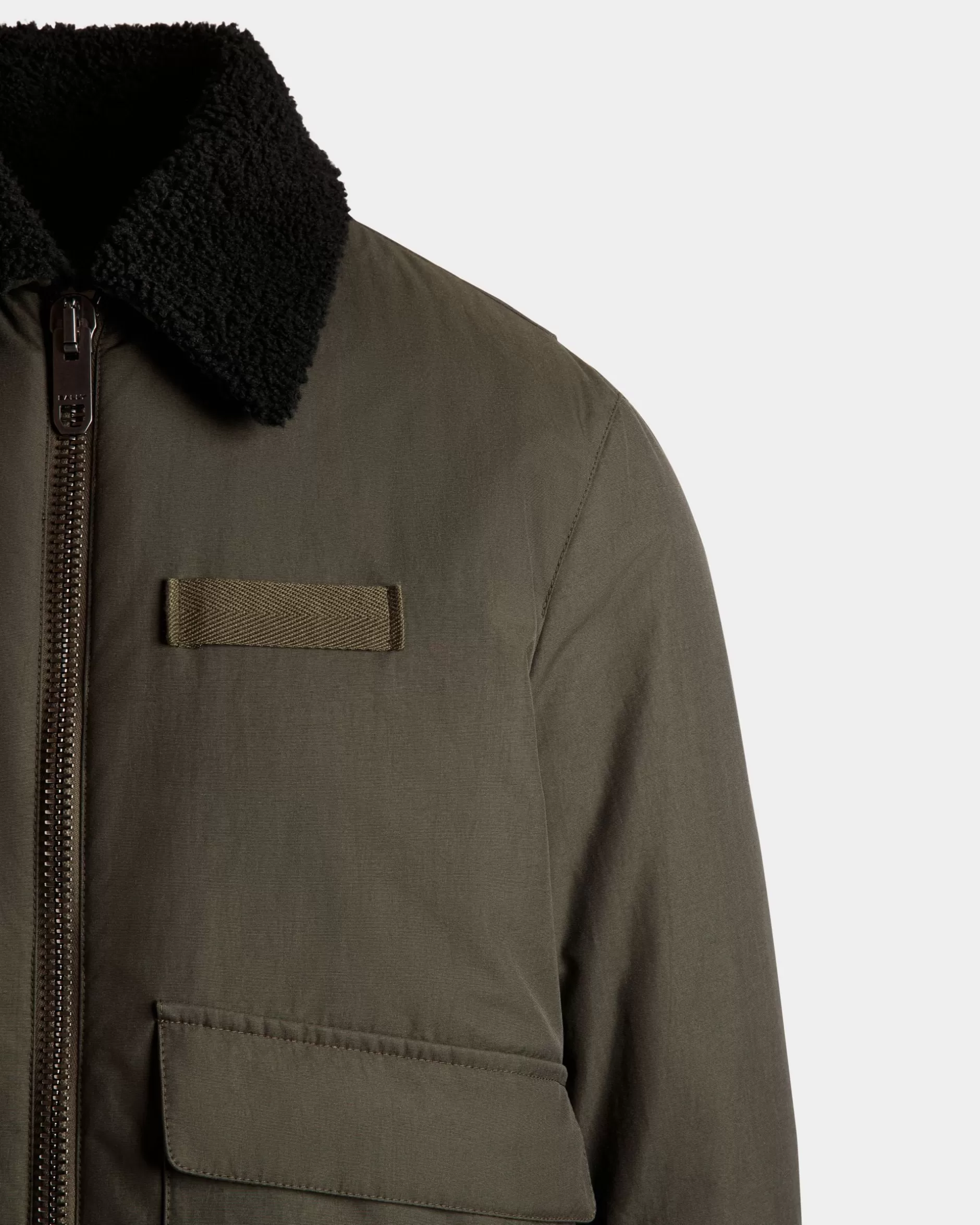 Bally Bomberjacke Aus Nylon In Olive Green Aus Der Adrien Brody Travel-Kollektion Grün Store