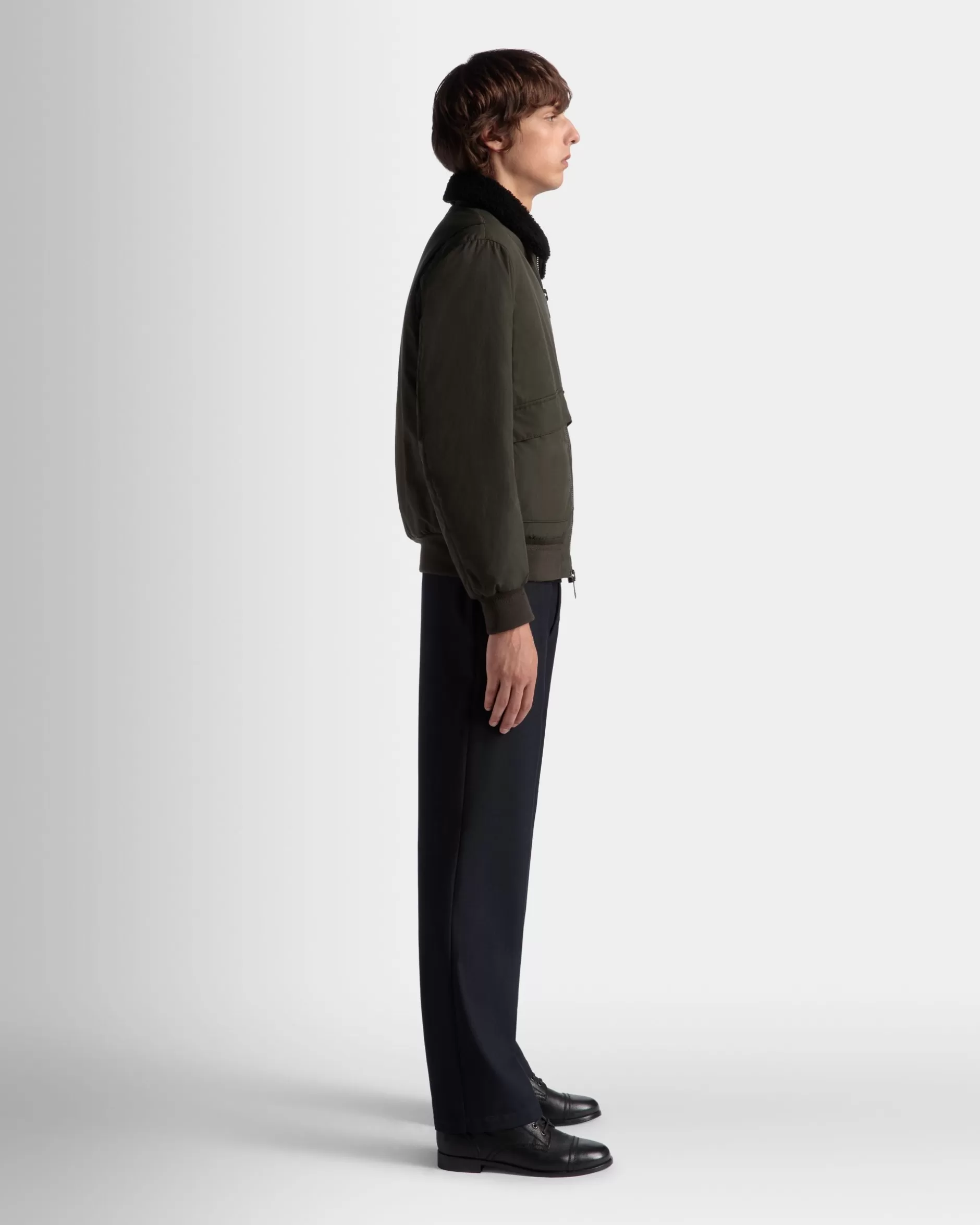 Bally Bomberjacke Aus Nylon In Olive Green Aus Der Adrien Brody Travel-Kollektion Grün Store