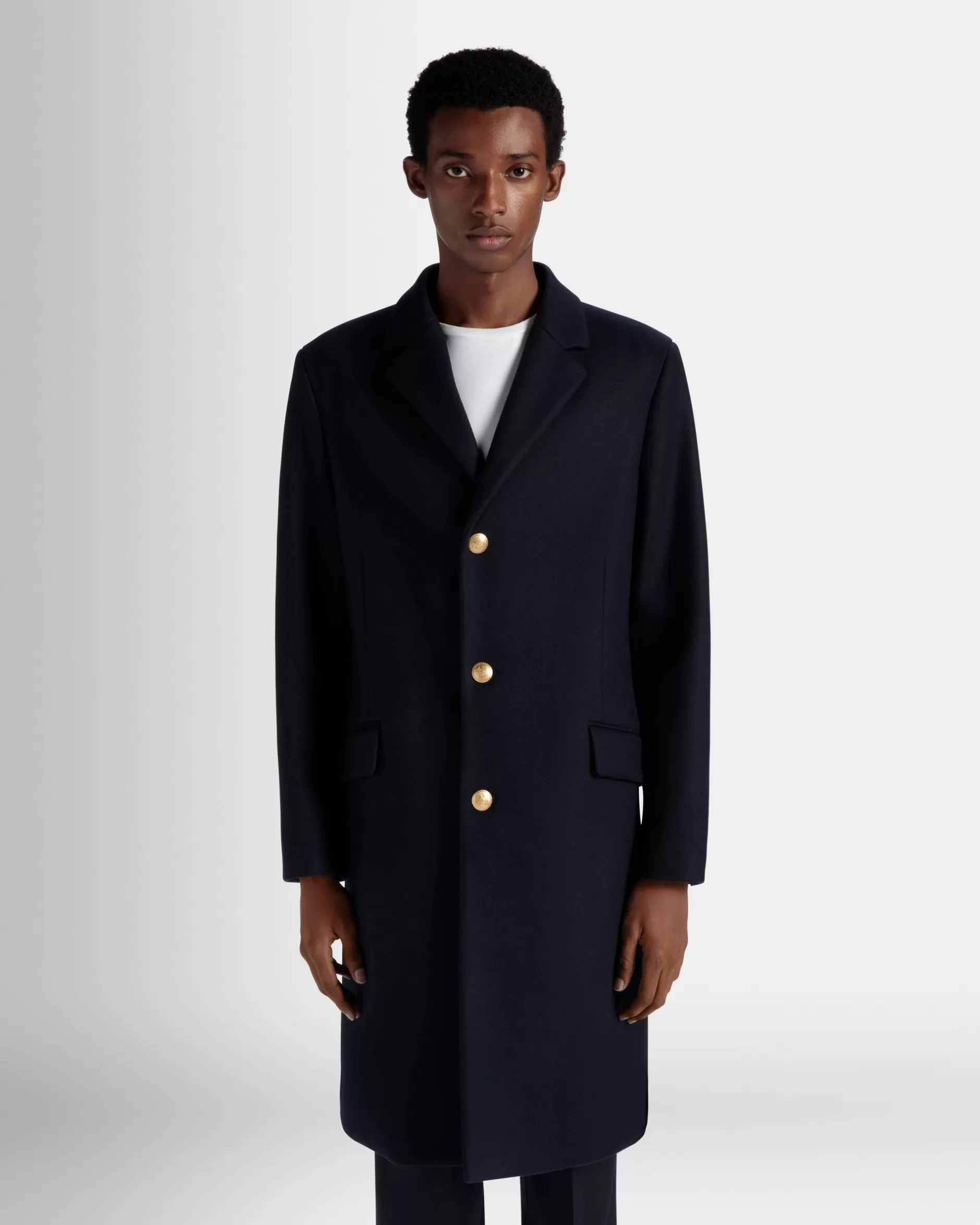 Bally Einreihiger Mantel Aus Einer Wollmischung In Navy Blue Aus Der Adrien Brody Travel-Kollektion Blau Fashion