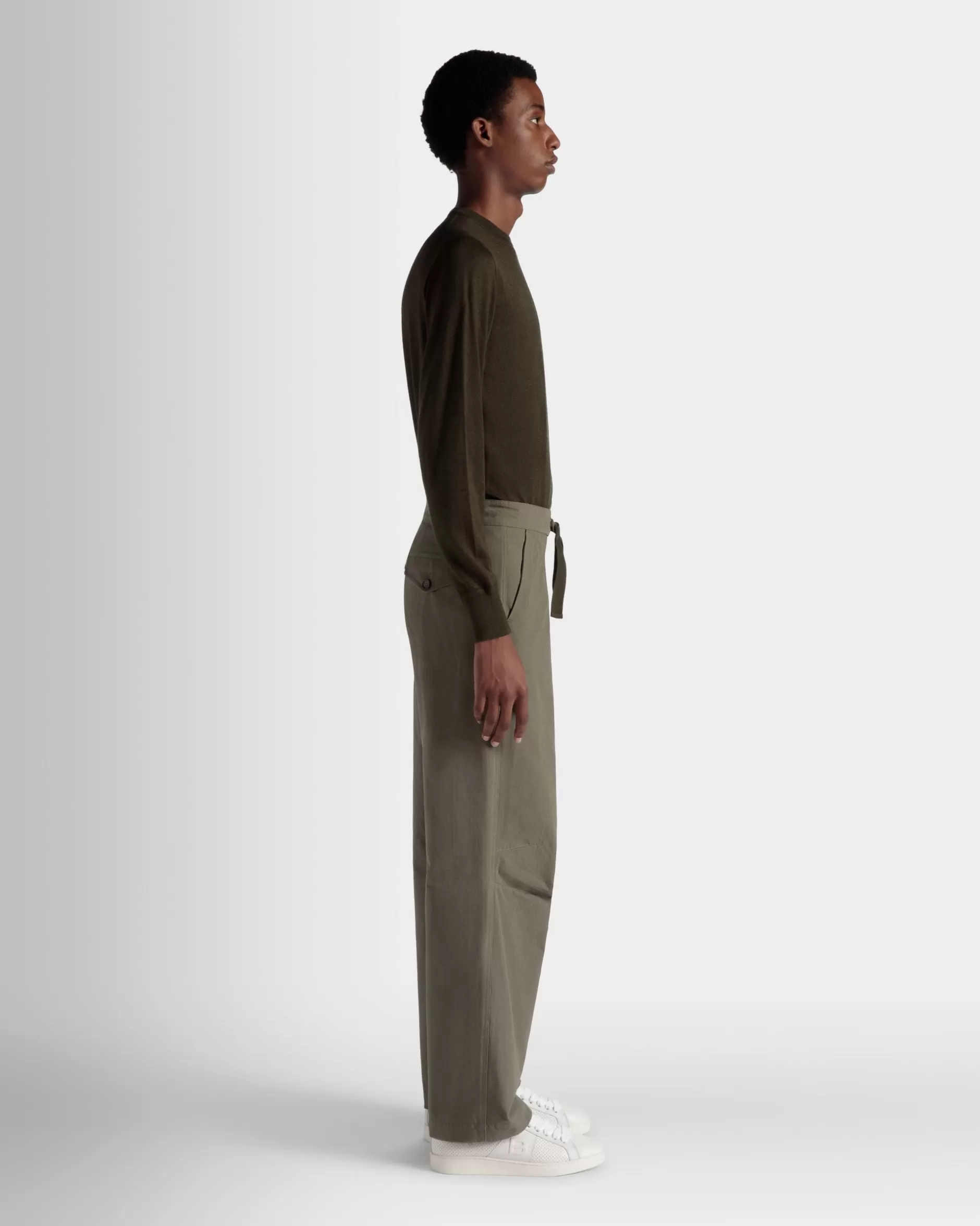 Bally Hose Aus Baumwolle In Military Green Aus Der Adrien Brody Travel-Kollektion Grün Fashion