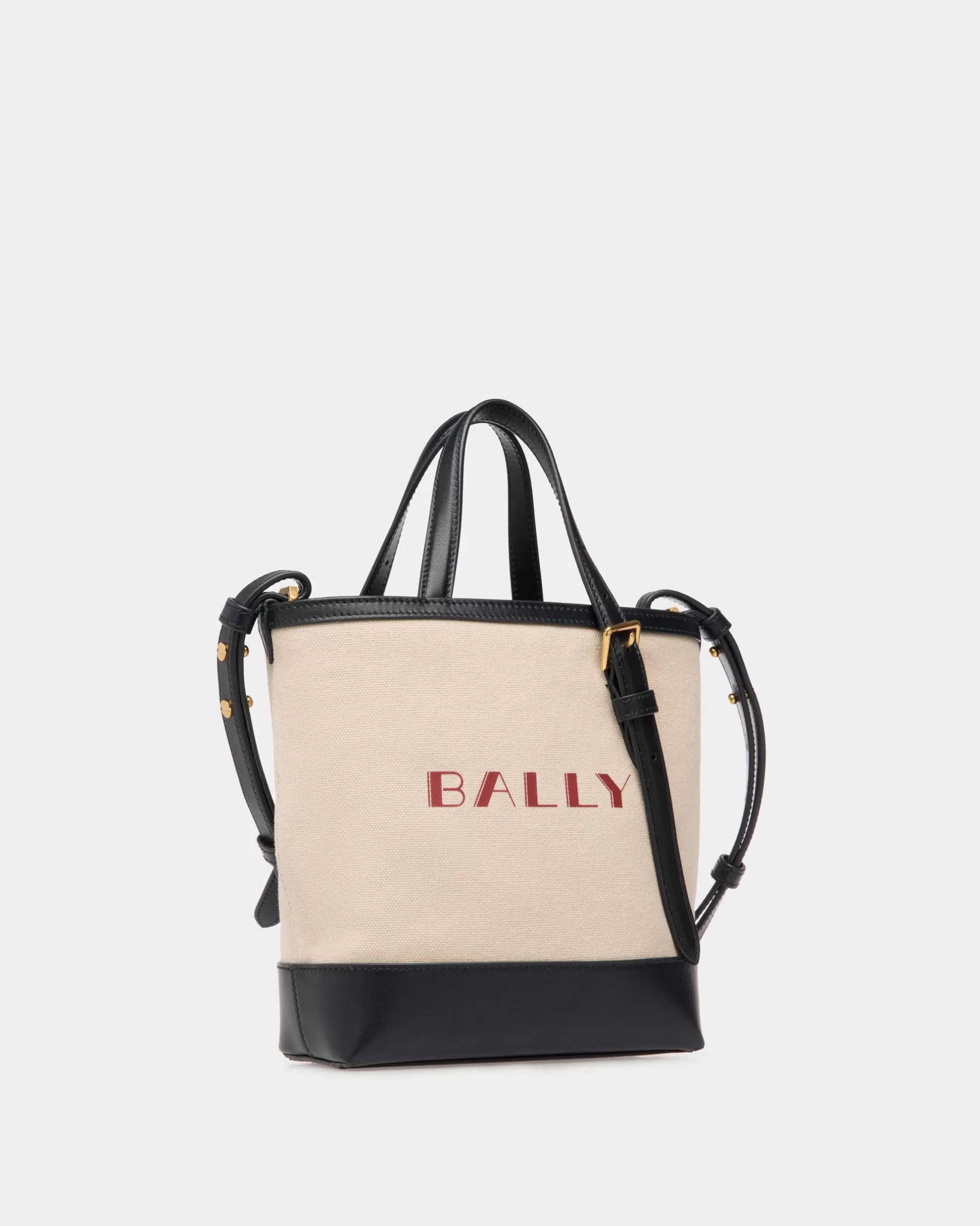 Bally Kleine Summer Capsule Tragetasche Aus Canvas Und Leder In Natur Und Marineblau Weiß Store