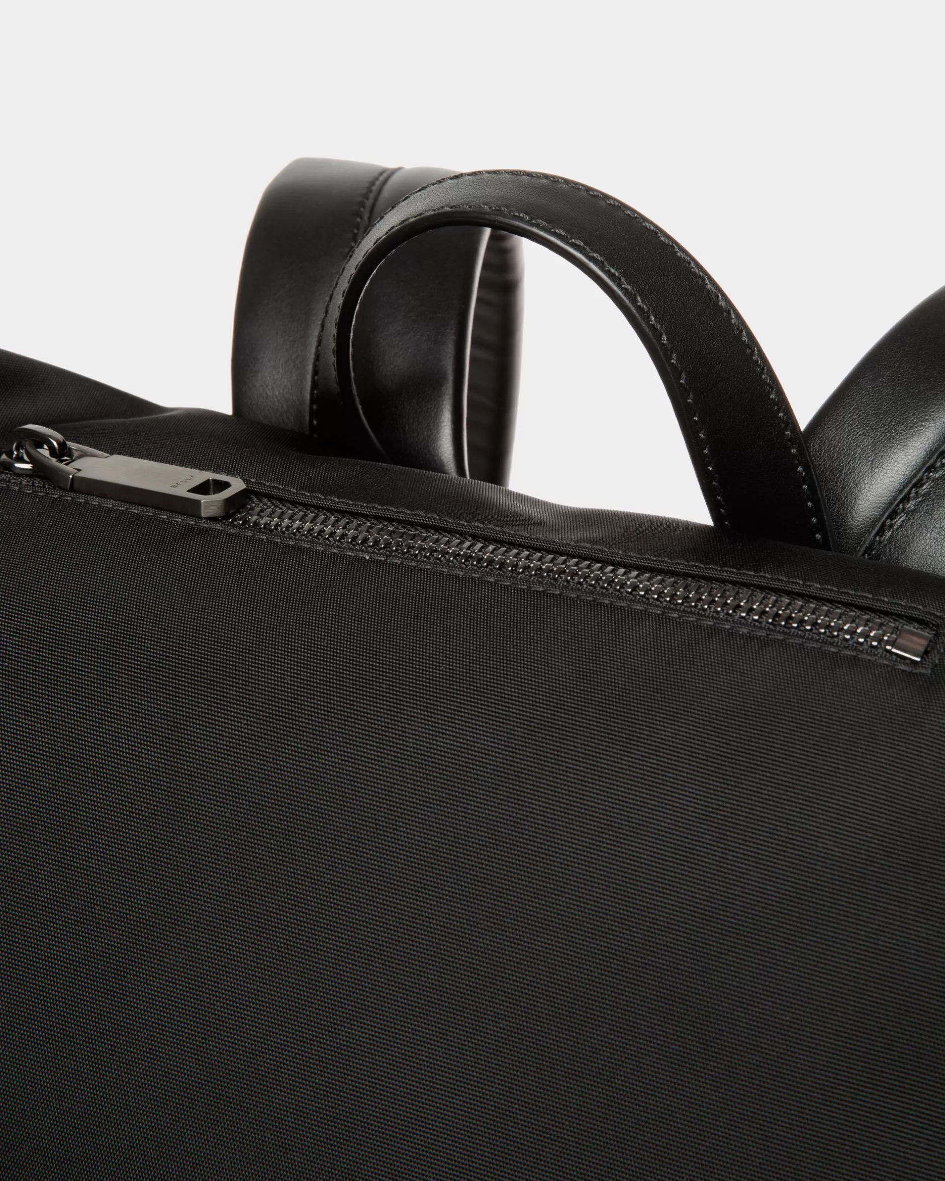 Bally Rucksack Aus Nylon In Aus Der Adrien Brody Travel-Kollektion Schwarz Sale