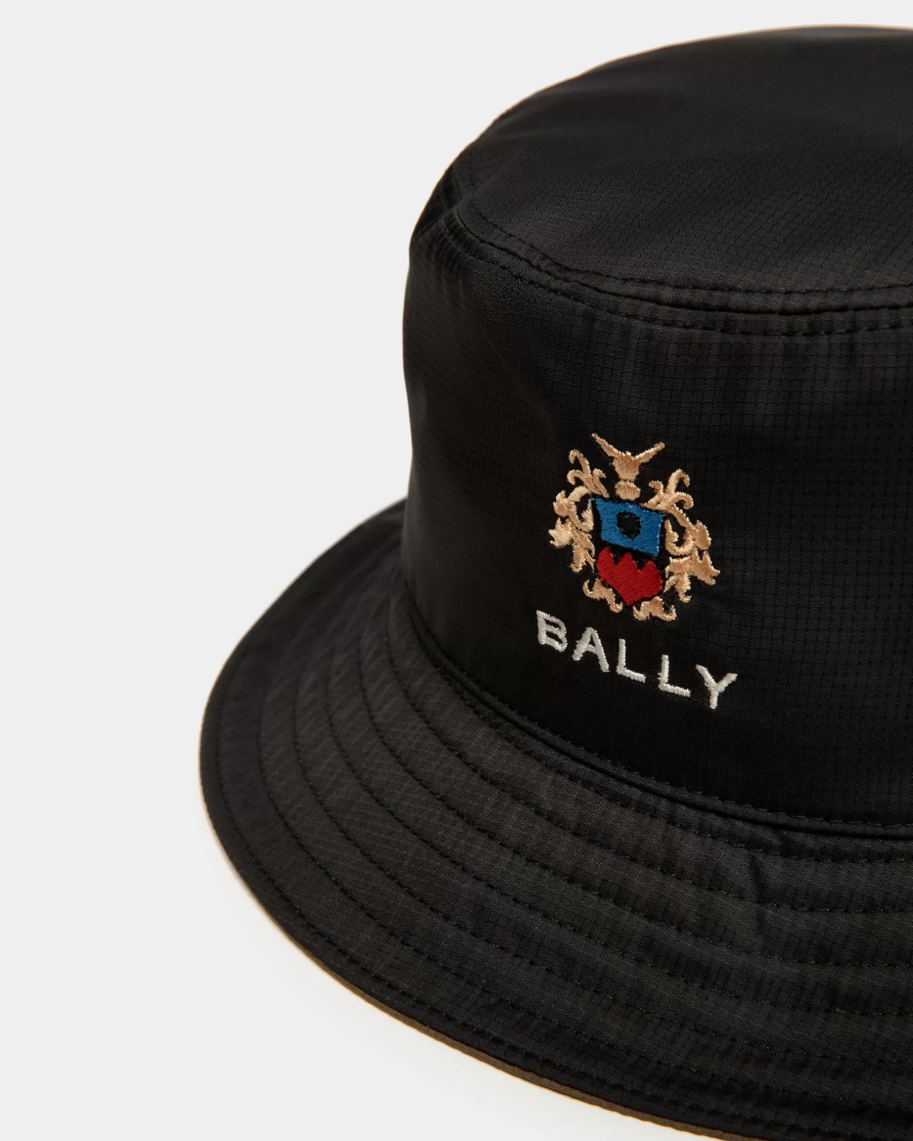 Bally Wendehut Aus Funktionsgewebe In Schwarz Und Olive Green Mit Crest Logo Mehrfarbig Flash Sale